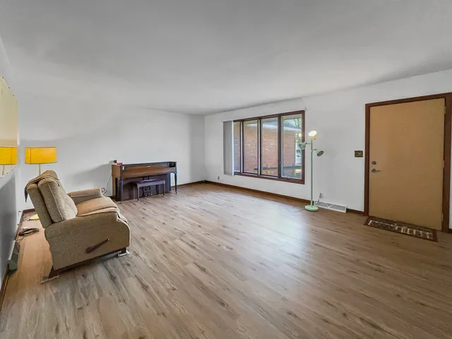 $191,000 | 609 East Porter Avenue, Watseka, IL 60970