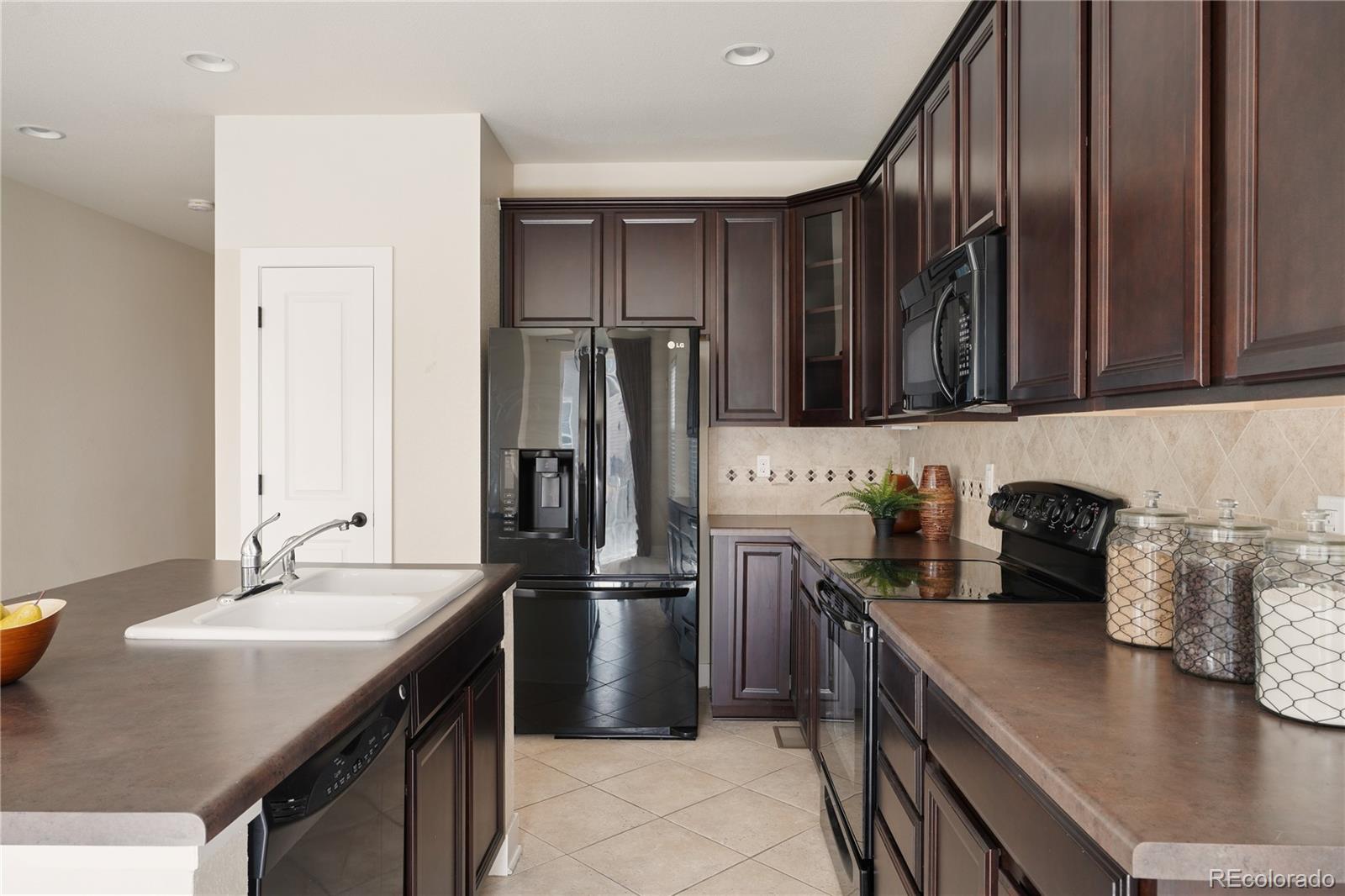 10431 Rutledge Street Parker, CO 80134 - Photo 10 of 38 Gallery Image 10