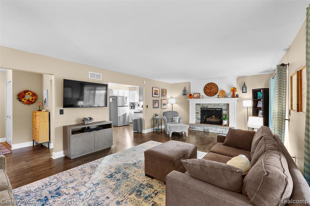 44127 Arlington Road Canton, MI 48187 - Photo 7 of 39