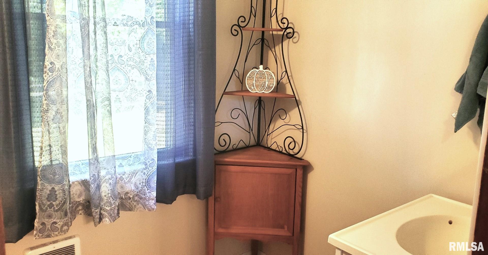 287 West Walnut Street Canton, IL 61520 - Photo 20 of 49