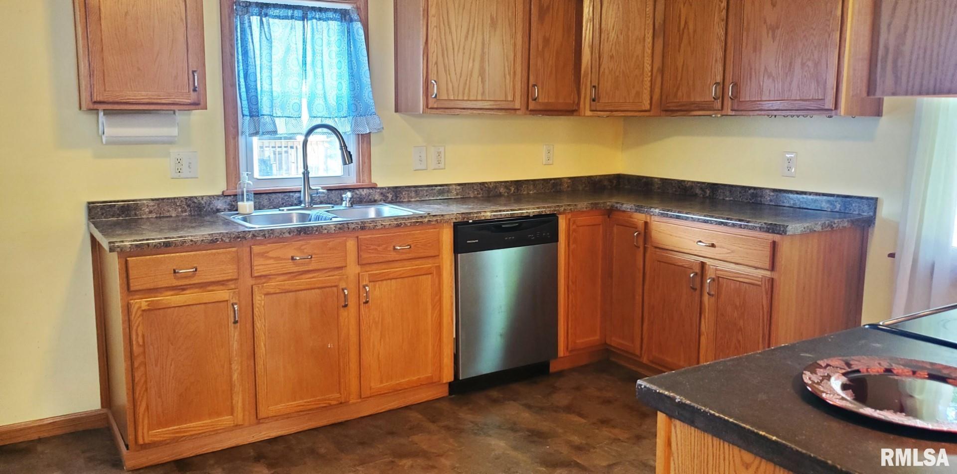 287 West Walnut Street Canton, IL 61520 - Photo 23 of 49