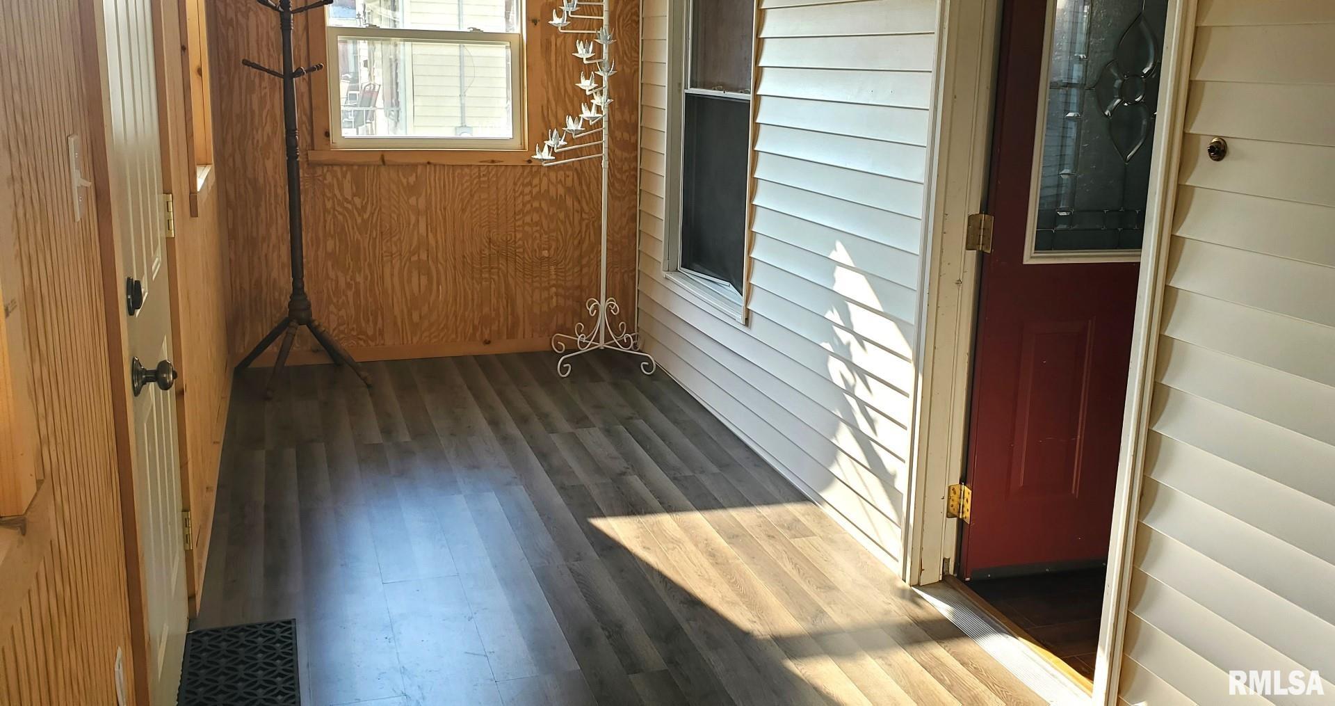 287 West Walnut Street Canton, IL 61520 - Photo 4 of 49