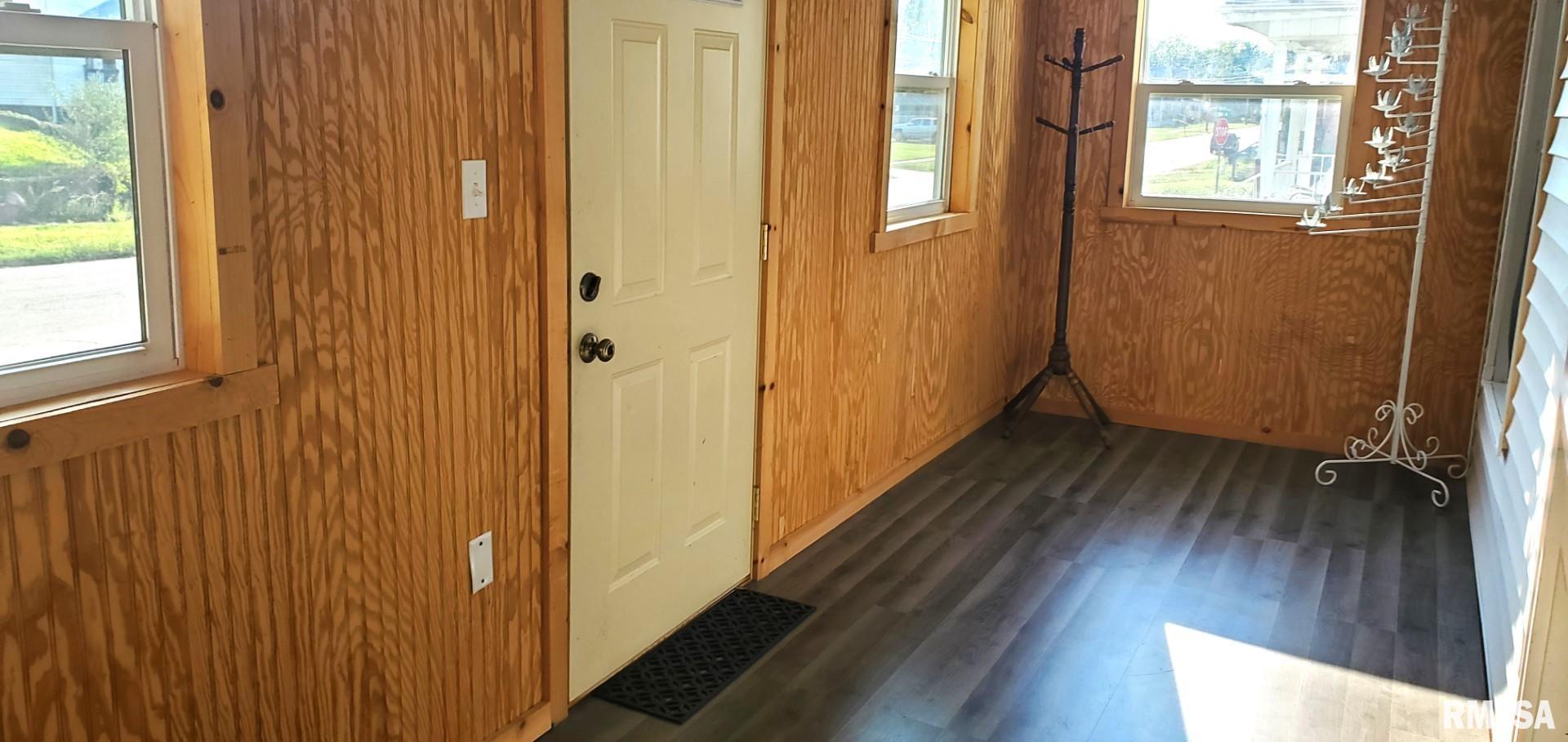 287 West Walnut Street Canton, IL 61520 - Photo 5 of 49