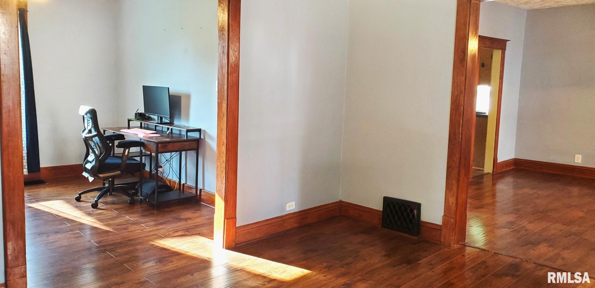 287 West Walnut Street Canton, IL 61520 - Photo 7 of 49