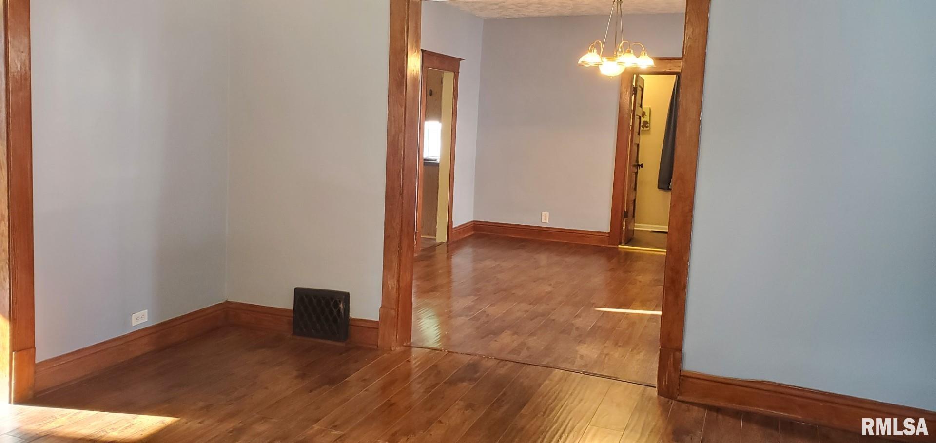 287 West Walnut Street Canton, IL 61520 - Photo 8 of 49