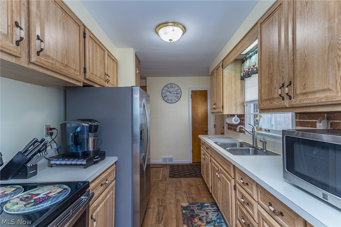 18252 Whitney Road Strongsville, OH 44149 - Photo 13 of 28