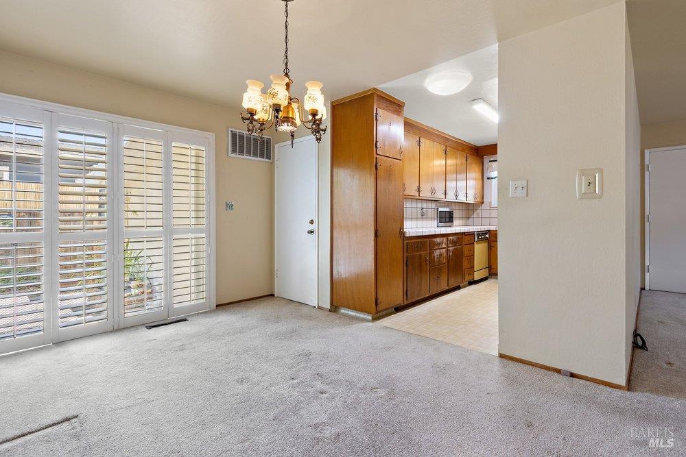 2560 Fraser Court Pinole, CA 94564 - Photo 8 of 31