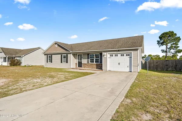 $245,000 | 211 Lockwood Court, Hubert, NC 28539