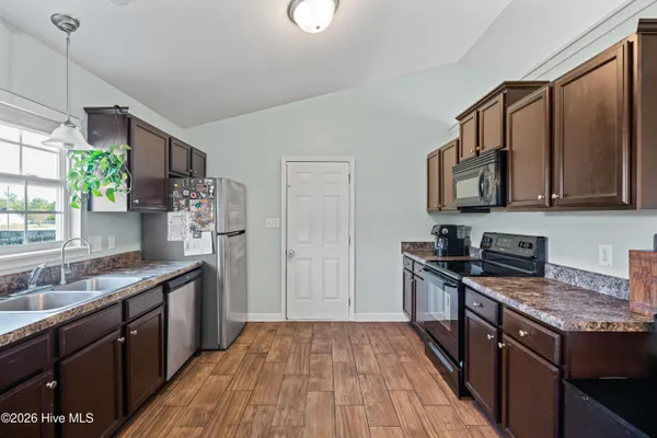 $245,000 | 211 Lockwood Court, Hubert, NC 28539