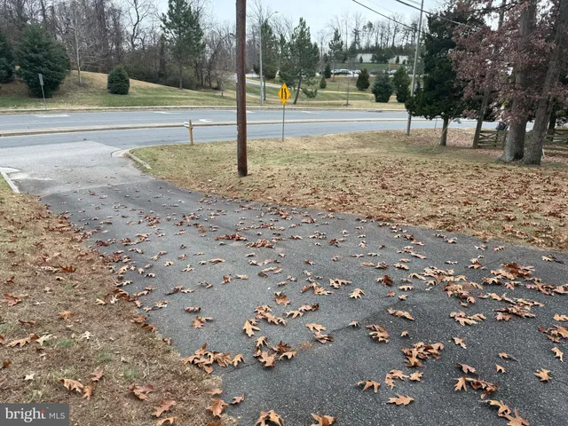 $2,900 | 9300 Sanger Street, Lorton, VA 22079