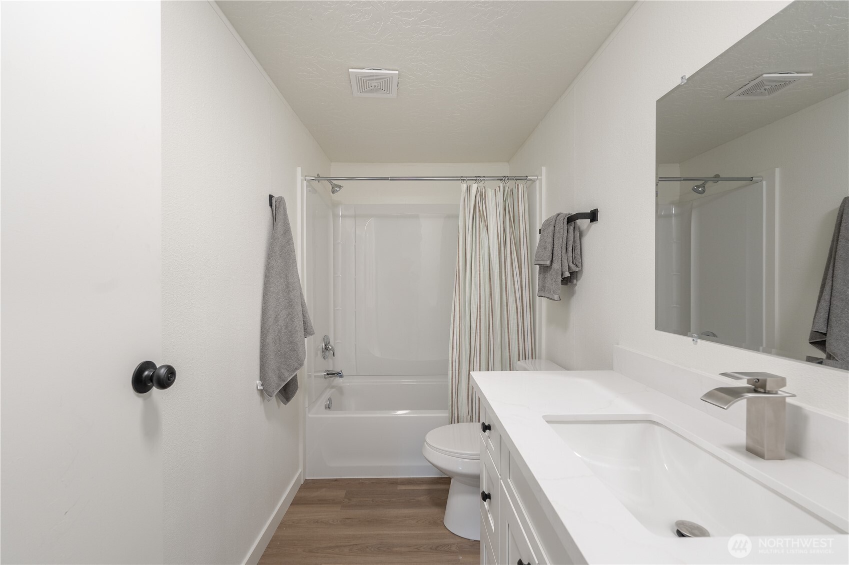 7701 Hardeson Road, Unit 52C Everett, WA 98203 - Photo 26 of 35