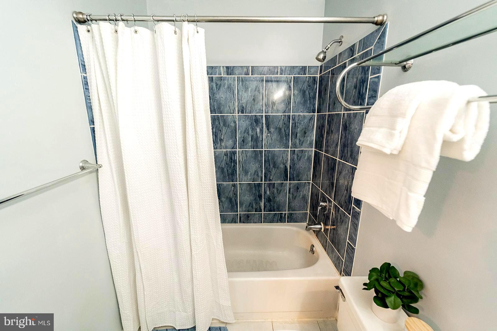 1017 Timber Creek Drive Annapolis, MD 21403 - Photo 22 of 33 Hallway Bathroom Tub Shower