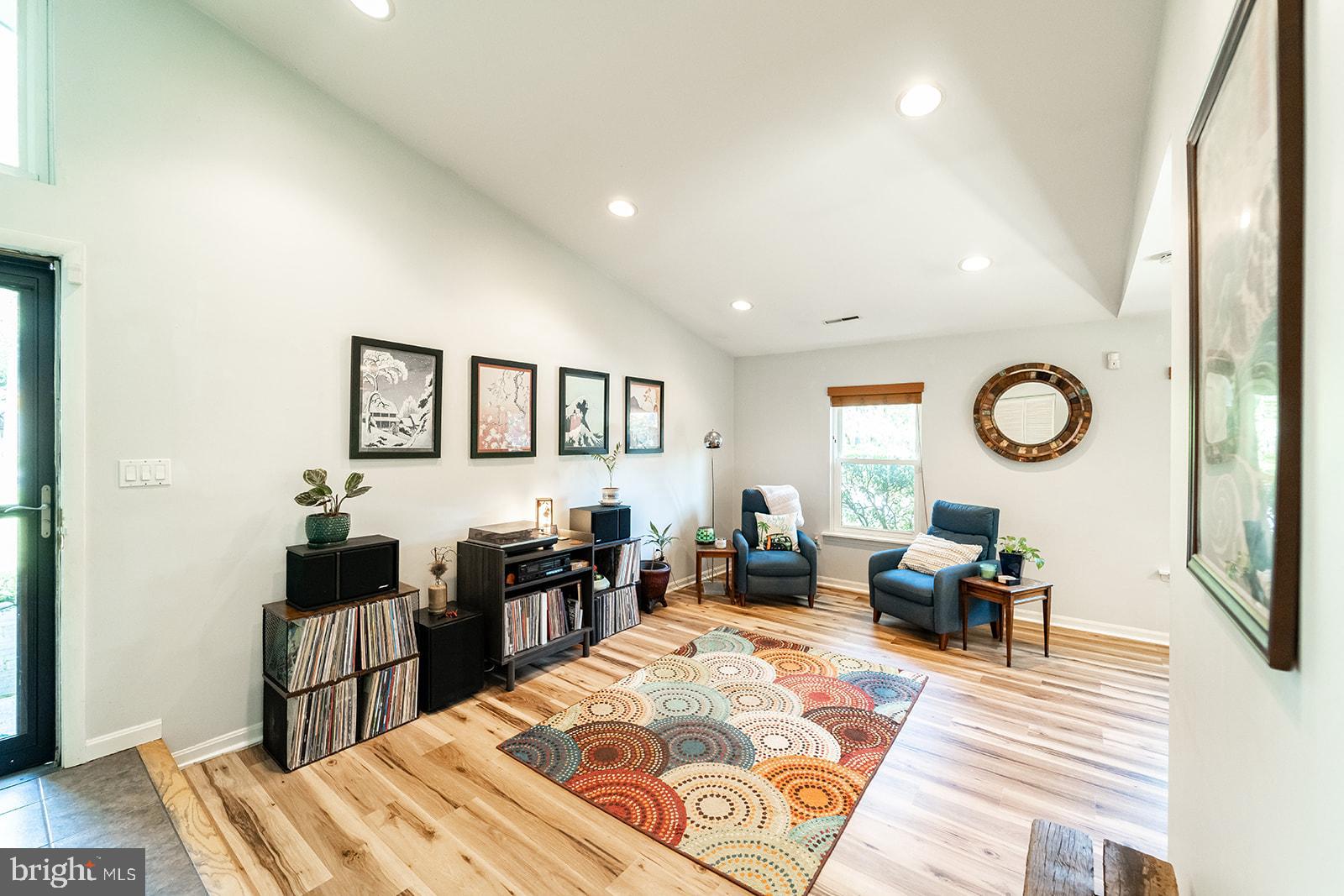 1017 Timber Creek Drive Annapolis, MD 21403 - Photo 3 of 33 Soaring Vaulted Ceilings