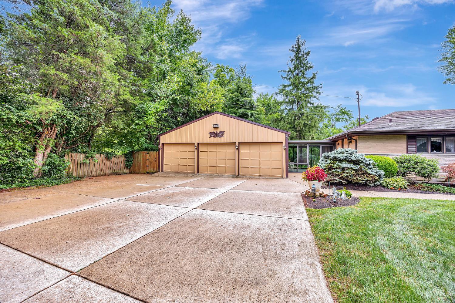 6124 Wilmer Road Cincinnati, OH 45247 - Photo 6 of 61