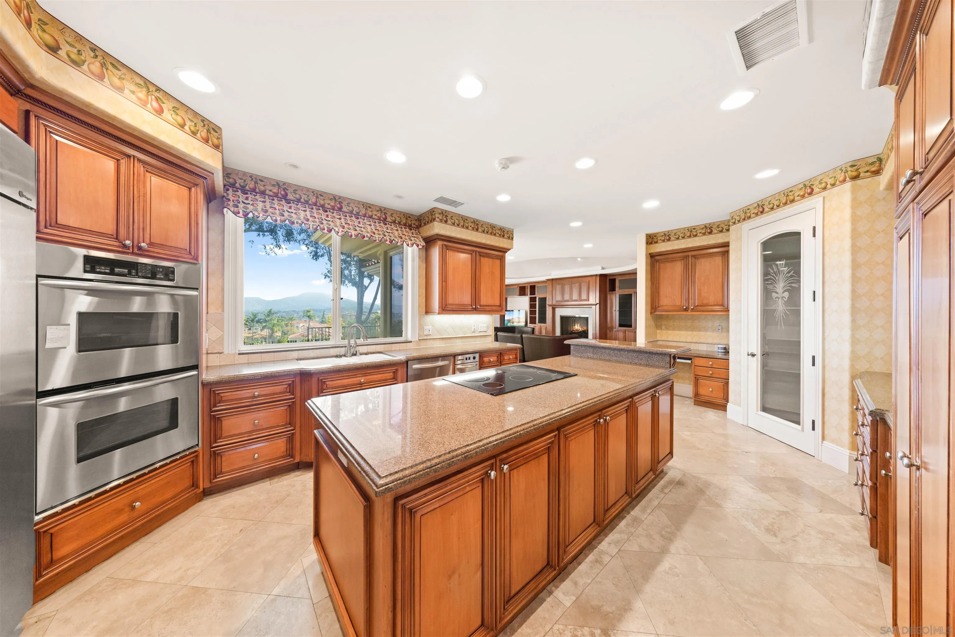 12131 View Pointe Row San Diego, CA 92128 - Photo 22 of 56