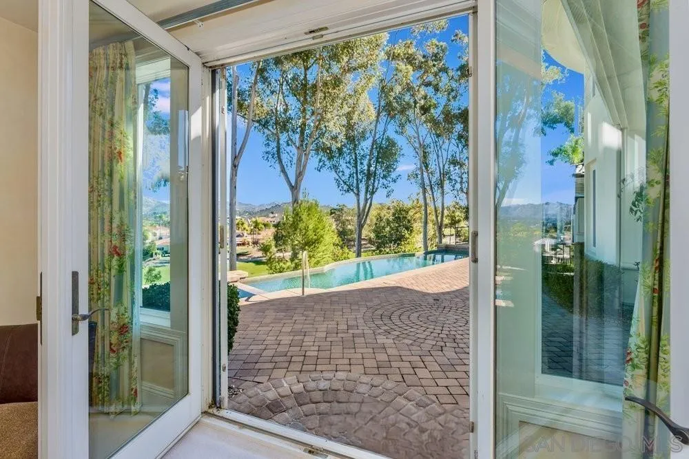 12131 View Pointe Row San Diego, CA 92128 - Photo 24 of 34