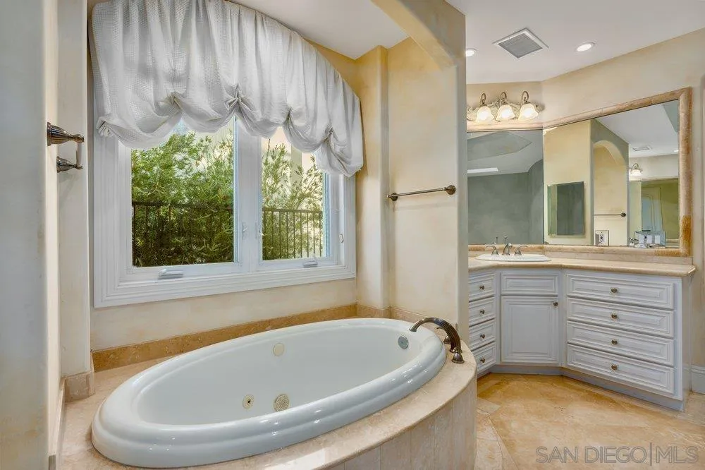 12131 View Pointe Row San Diego, CA 92128 - Photo 26 of 34