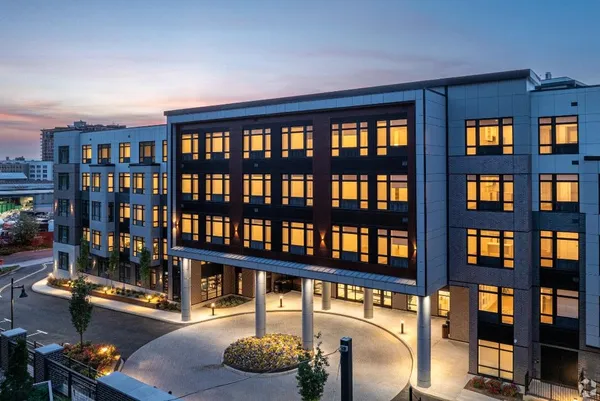 $3,175 | 3 New York Avenue, Unit 561, Jersey City, NJ 07307