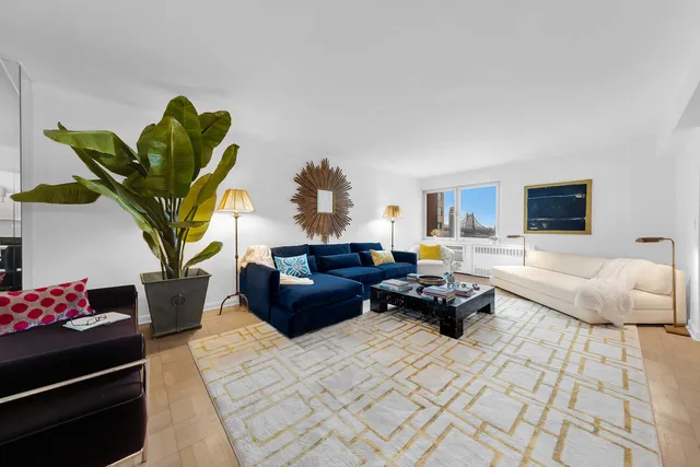 $750,000 | 25 Sutton Place South, Unit 16L | Sutton Place