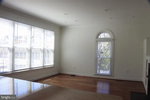 $949,900 | Crestfield Drive, Rockville, MD 20850