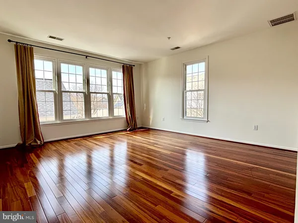 $949,900 | Crestfield Drive, Rockville, MD 20850