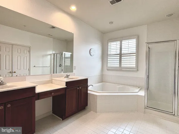 $949,900 | Crestfield Drive, Rockville, MD 20850