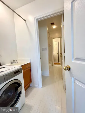 $949,900 | Crestfield Drive, Rockville, MD 20850