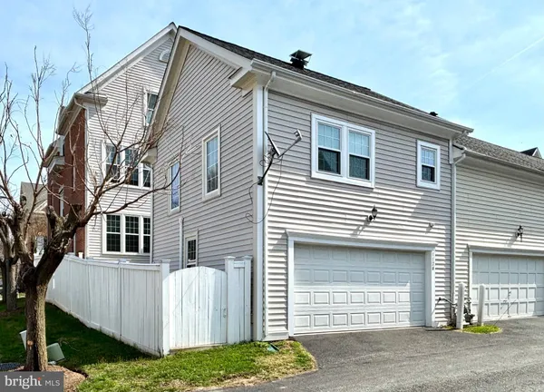 $949,900 | Crestfield Drive, Rockville, MD 20850