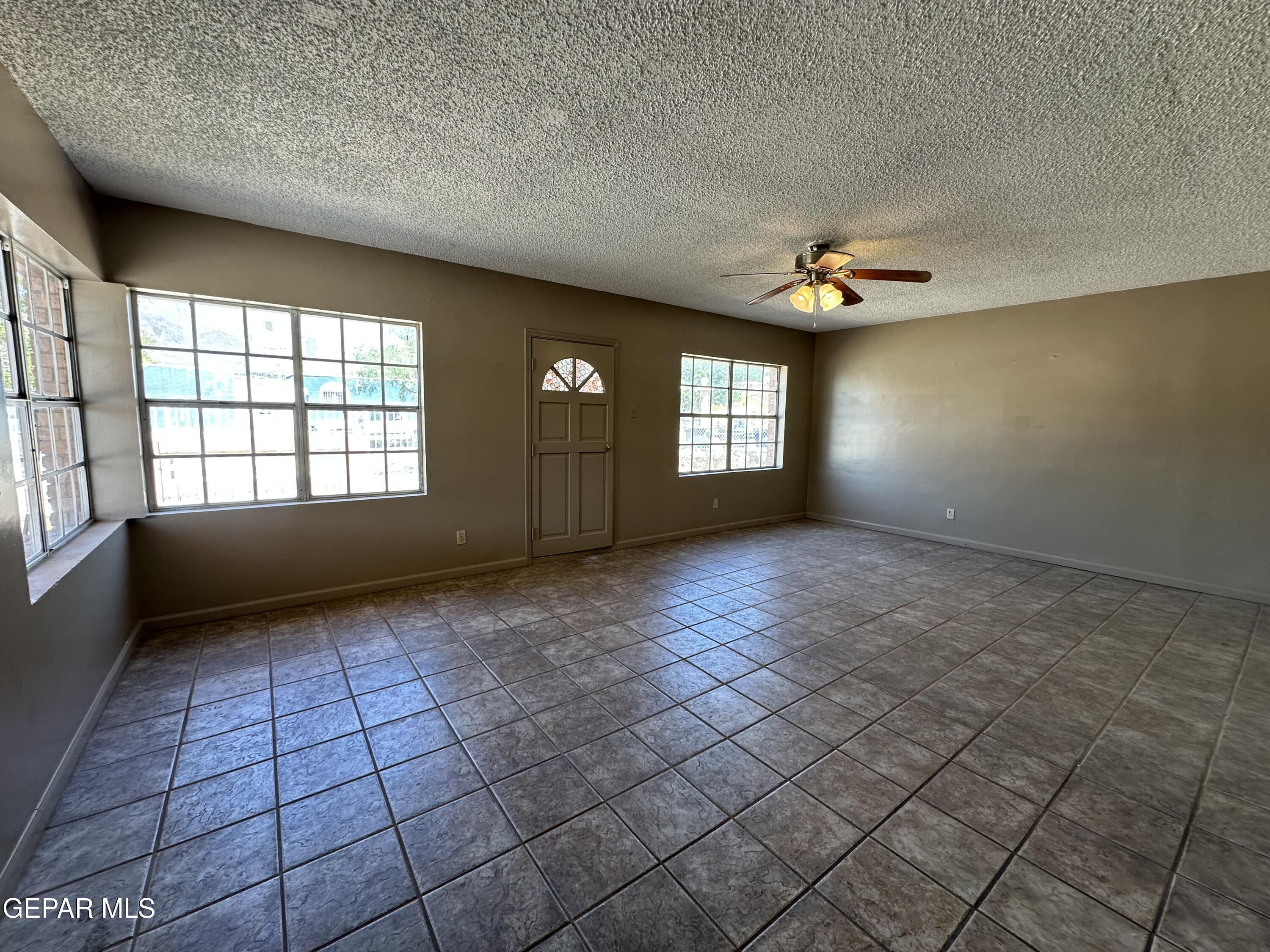 8920 Kenneth Street El Paso, TX 79904 - Photo 4 of 21 IMG_4649