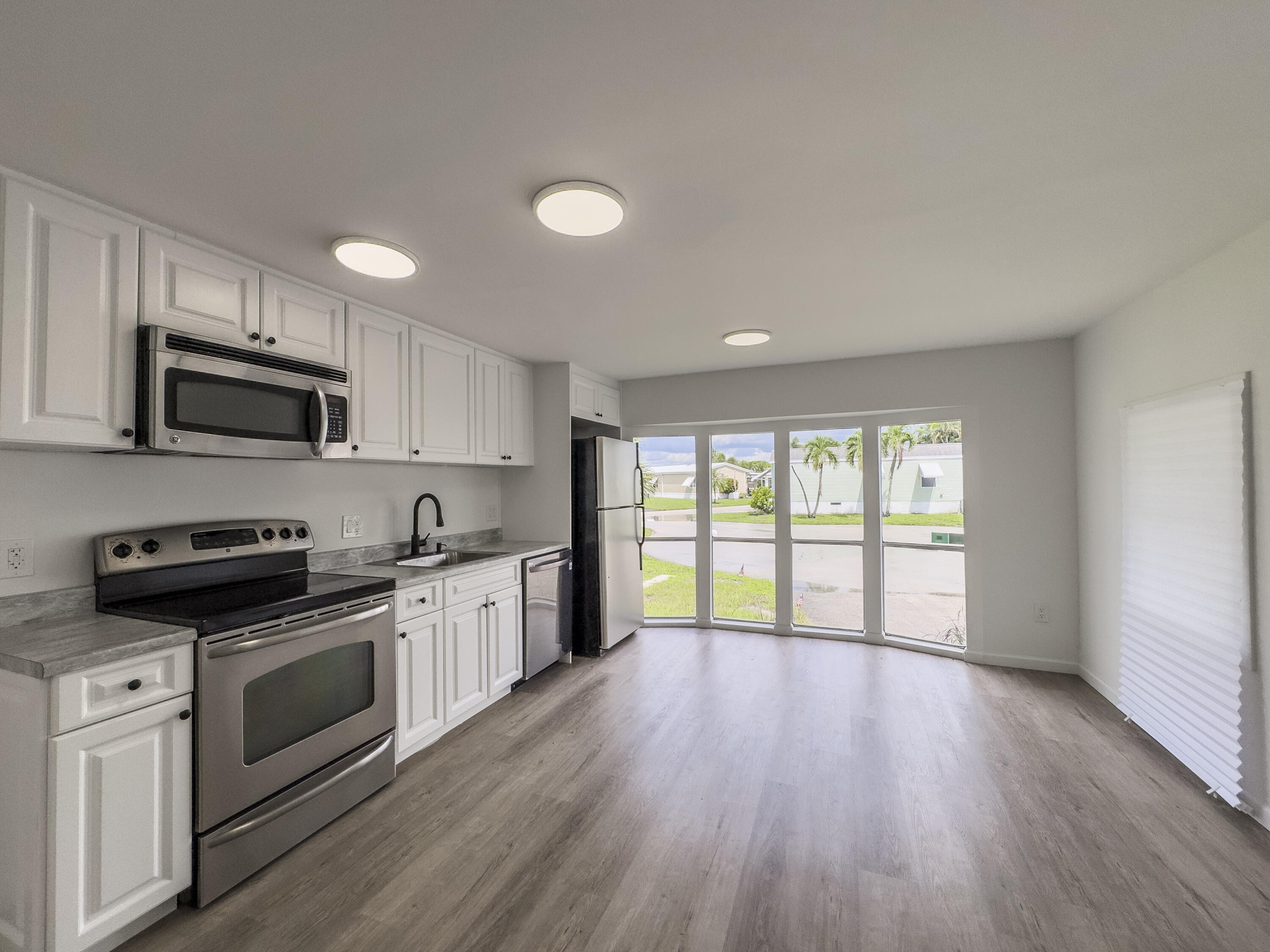 4022 68th Street North, Unit 826 Riviera Beach, FL 33404 - Photo 6 of 13 IMG_4297