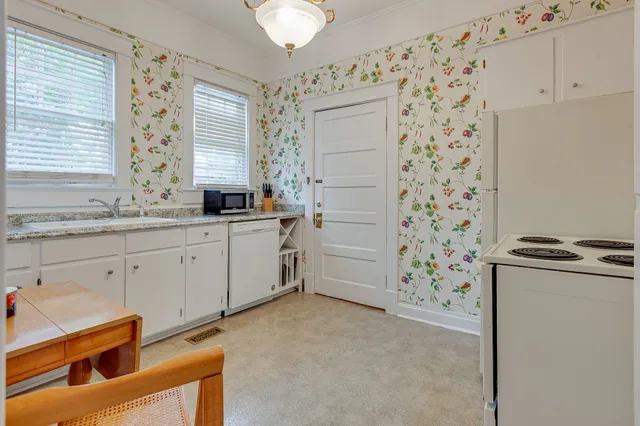 $1,700 | 210 5th Avenue South, Unit 2, Franklin, TN 37064