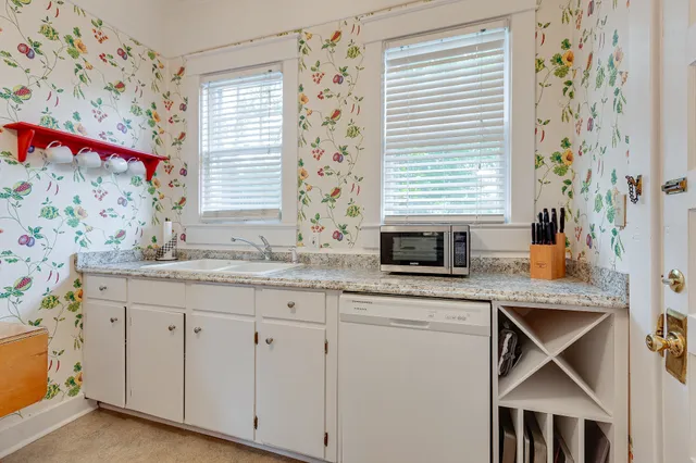 $1,700 | 210 5th Avenue South, Unit 2, Franklin, TN 37064