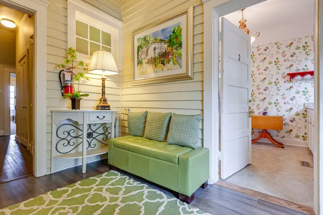 $1,700 | 210 5th Avenue South, Unit 2, Franklin, TN 37064