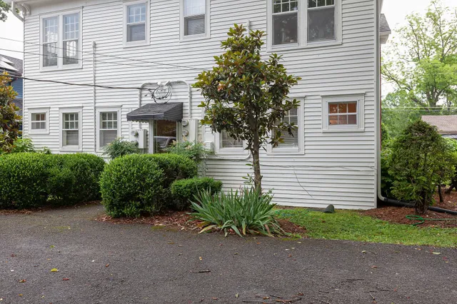 $1,700 | 210 5th Avenue South, Unit 2, Franklin, TN 37064