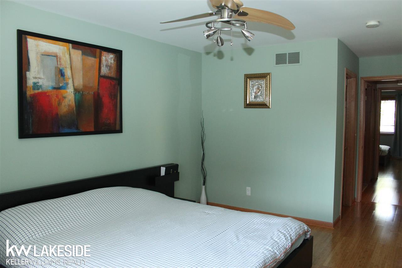 16921 Country Ridge Lane Macomb, MI 48044 - Photo 20 of 48