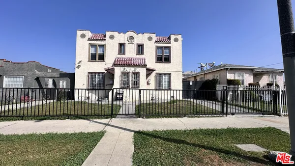 $2,600 | 1709 West 70th Street, Unit 1709, Los Angeles, CA 90047