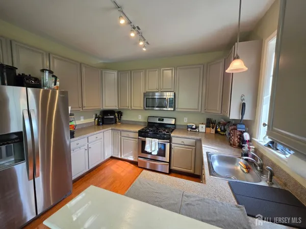 $319,000 | 132 Timberlake Drive, Trenton, NJ 08618