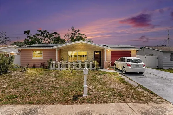$235,900 | 1244 Classic Drive, Holiday, FL 34691