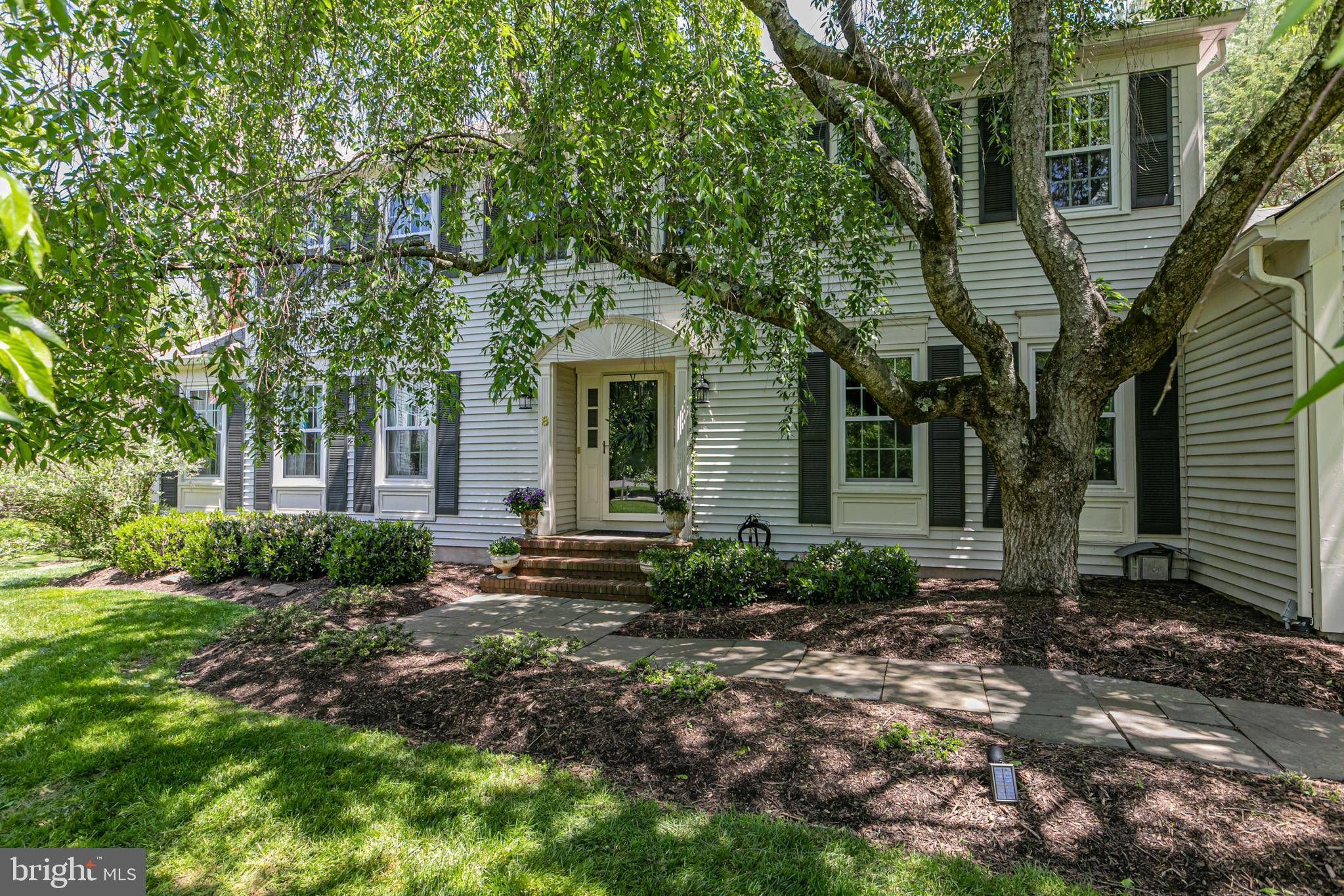 8 North Riding Drive Pennington, NJ 08534 - Photo 1 of 40 Gallery Image 1