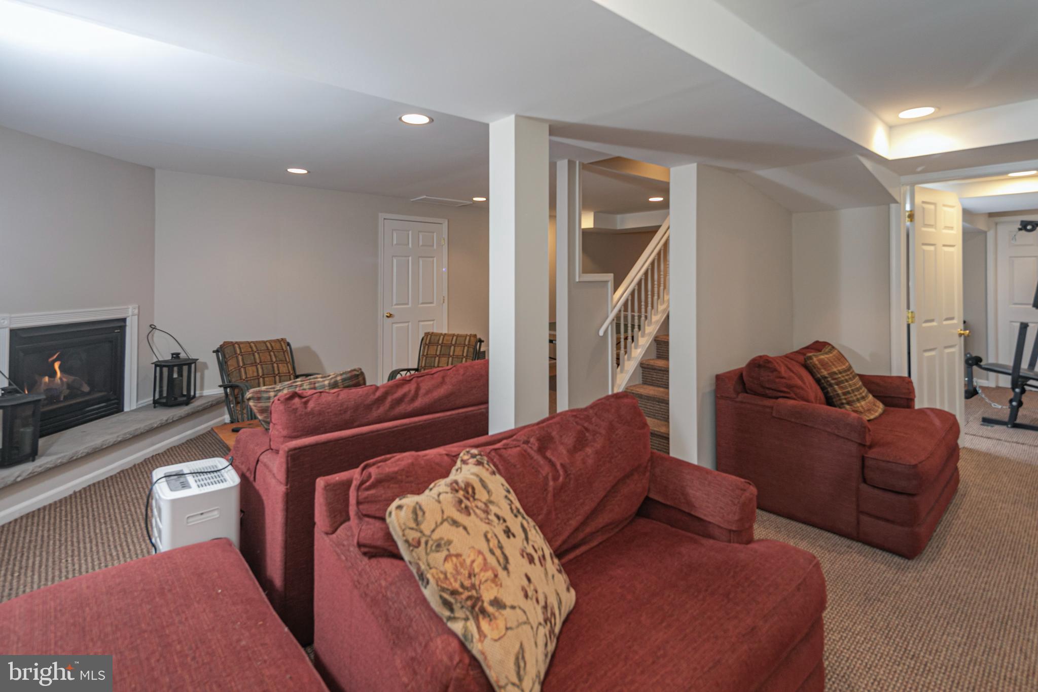 8 North Riding Drive Pennington, NJ 08534 - Photo 35 of 40 Gallery Image 35