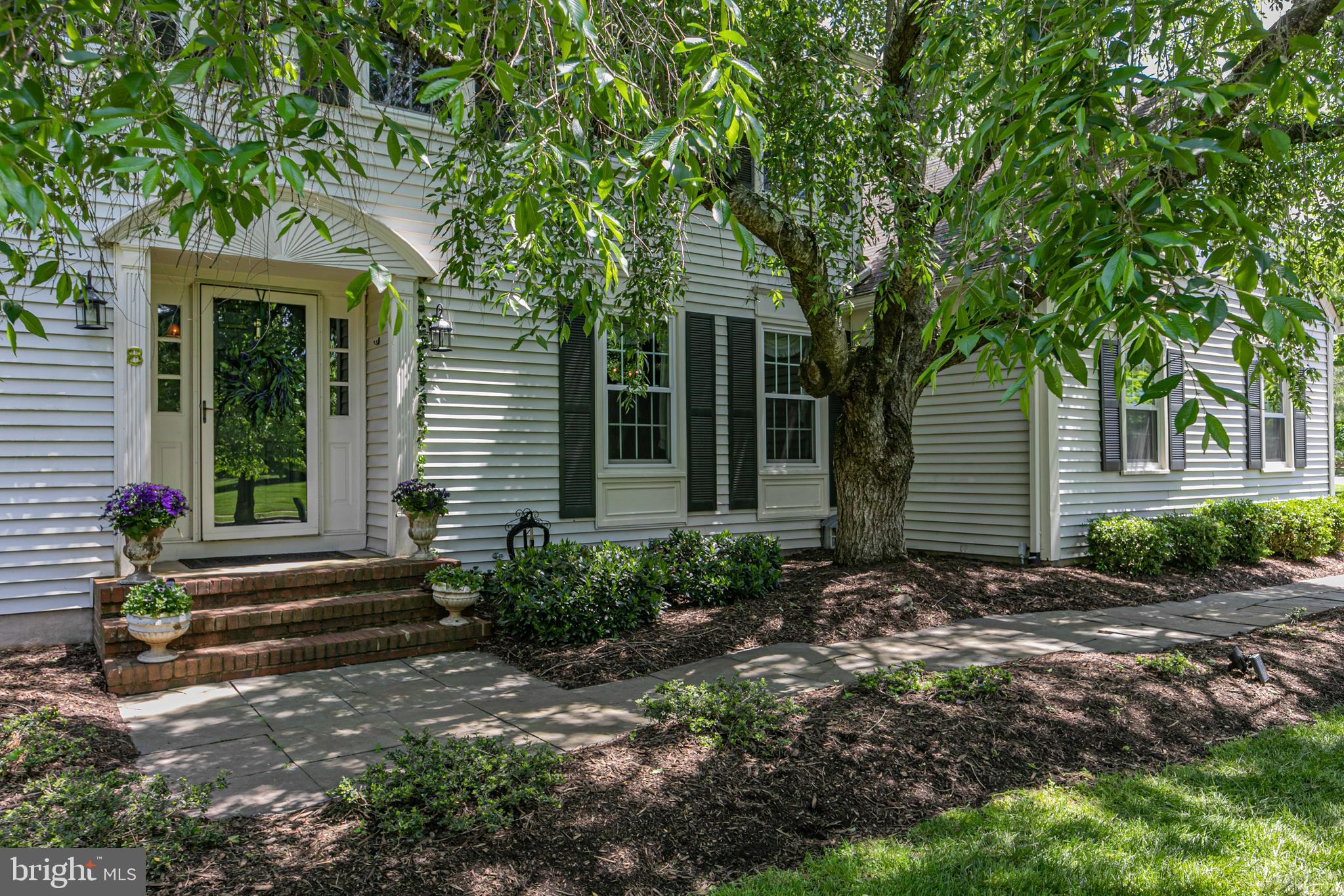 8 North Riding Drive Pennington, NJ 08534 - Photo 4 of 40 Gallery Image 4