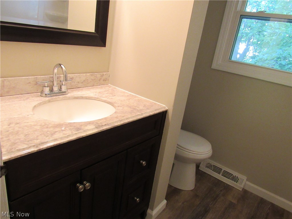 48-50 Hurst Road Painesville, OH 44077 - Photo 12 of 34 Neutral updated full bathroom is ready for your decorating!