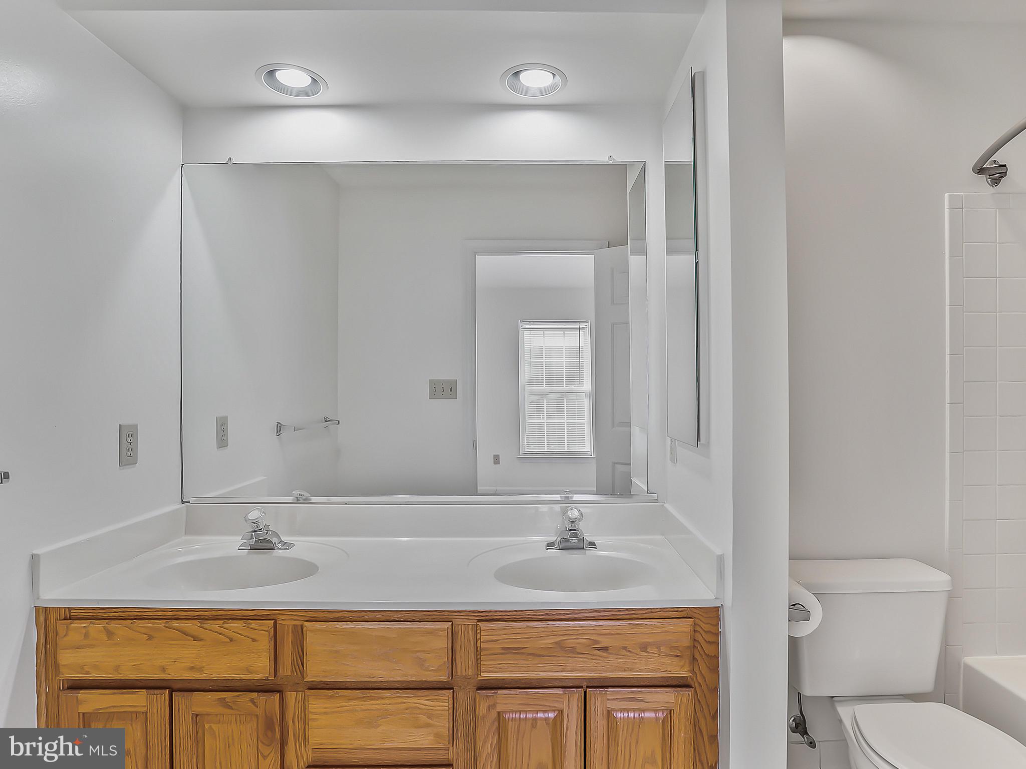 16820 Centerfield Way Olney, MD 20832 - Photo 27 of 48 Master Bathroom with Double Vanities