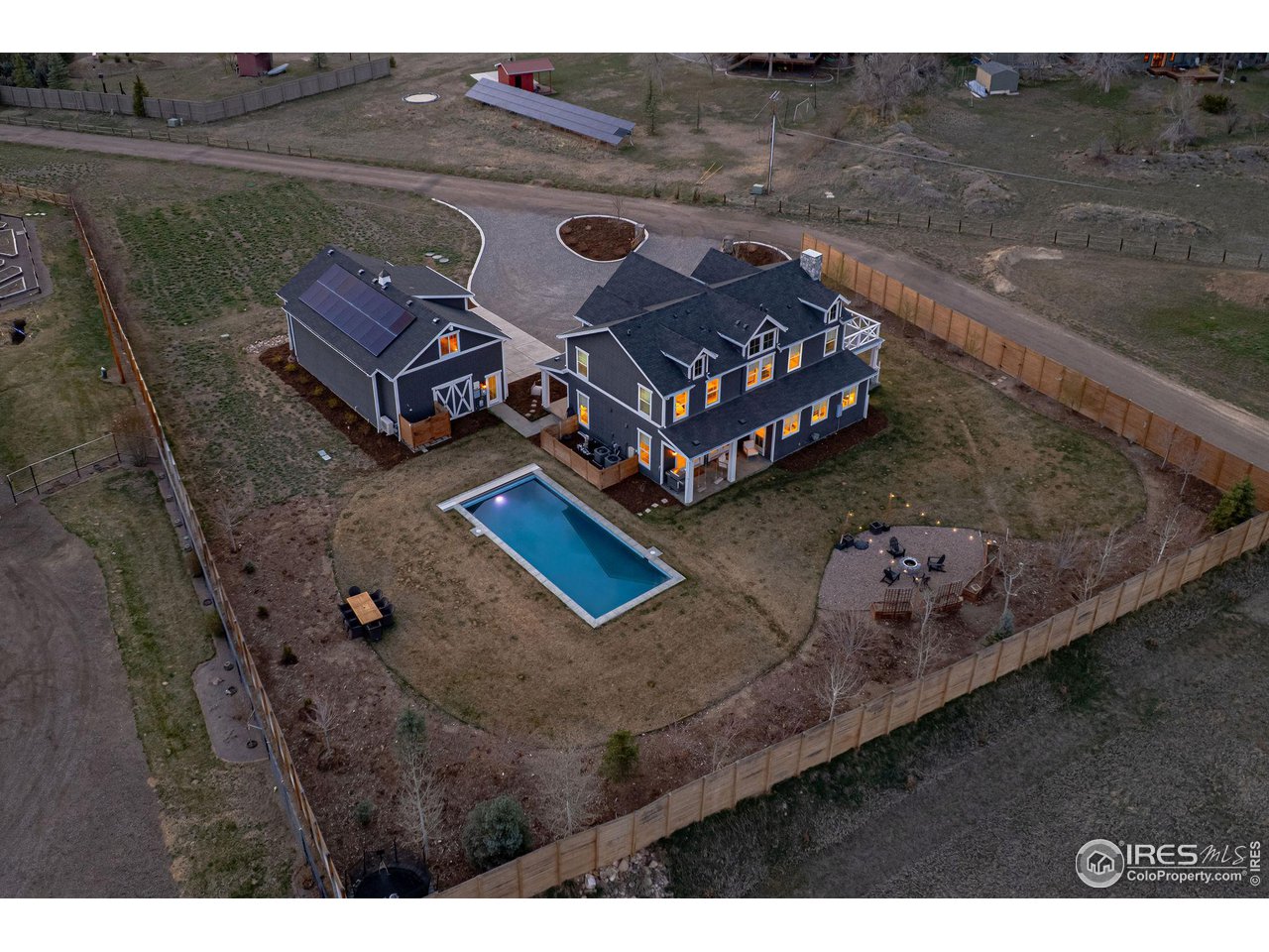 6685 Baseline Road Boulder, CO 80303 - Photo 6 of 38 a living room with furniture