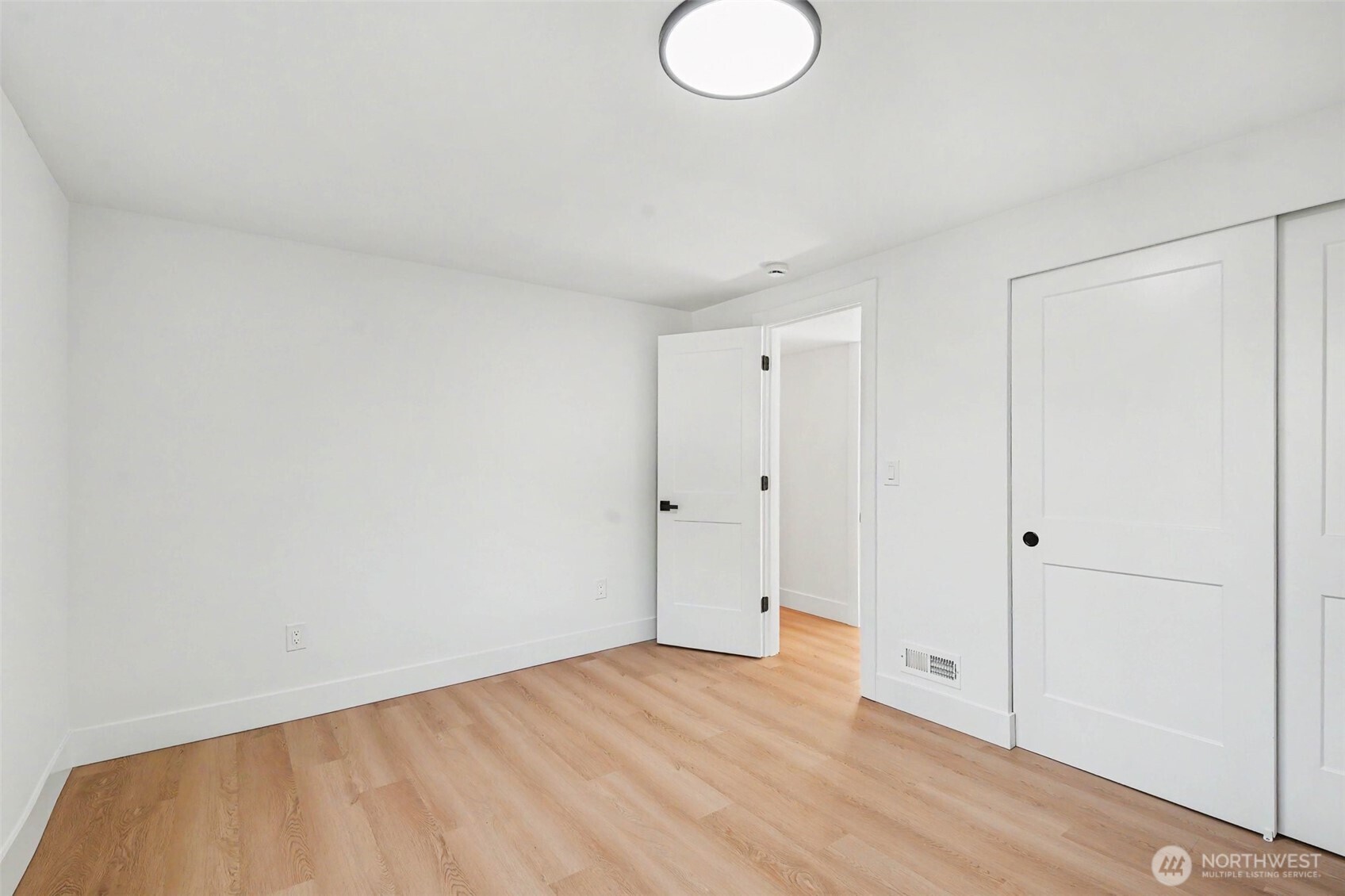19414 1st Avenue Southeast Bothell, WA 98012 - Photo 27 of 39