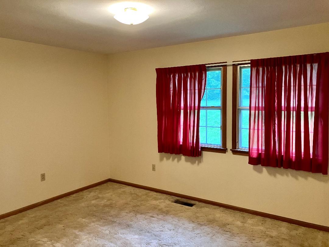 1327 Long Street Dixon, IL 61021 - Photo 8 of 18