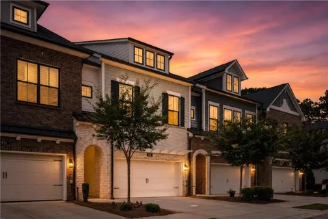 $675,000 | 945 Kenway Avenue, Roswell, GA 30076