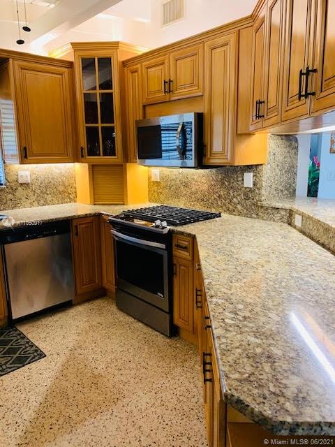 20620 Island Road Cutler Bay, FL 33189 - Photo 11 of 25 Gallery Image 11