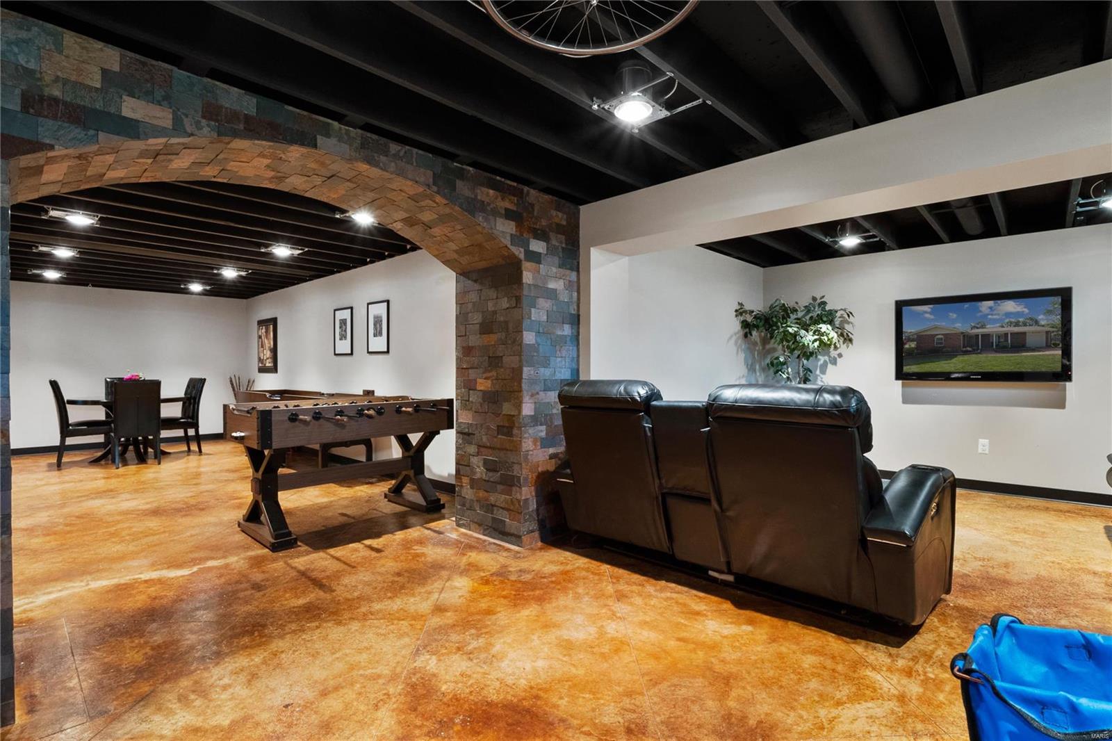 5704 Huntsport Road St. Louis, MO 63129 - Photo 8 of 35