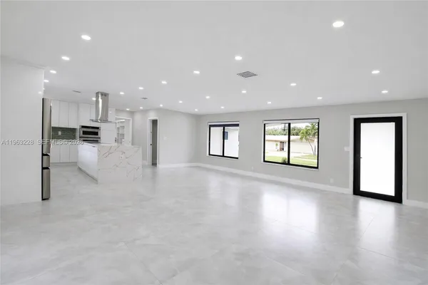 $1,150,000 | 6020 Northeast 18th Terrace, Fort Lauderdale, FL 33308